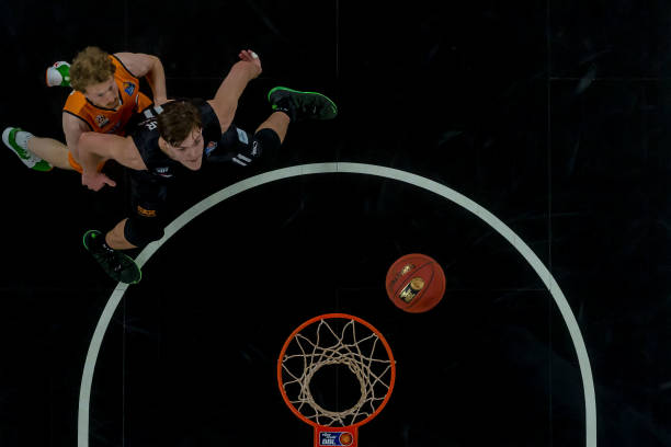 也是向争冠 也是向争冠