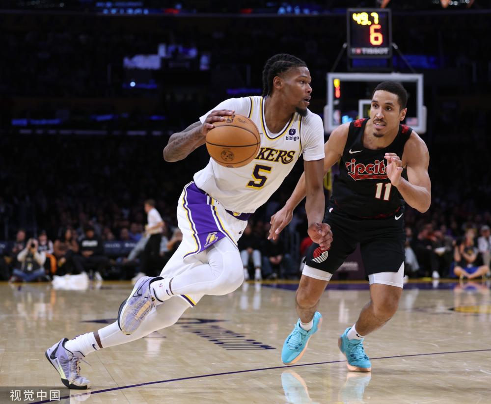 赛场上崭露 赛场上崭露